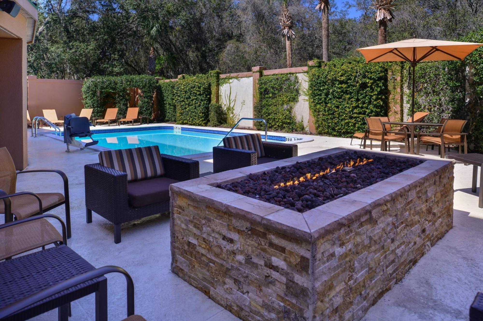Courtyard Tampa North / I-75 Fletcher Exterior foto